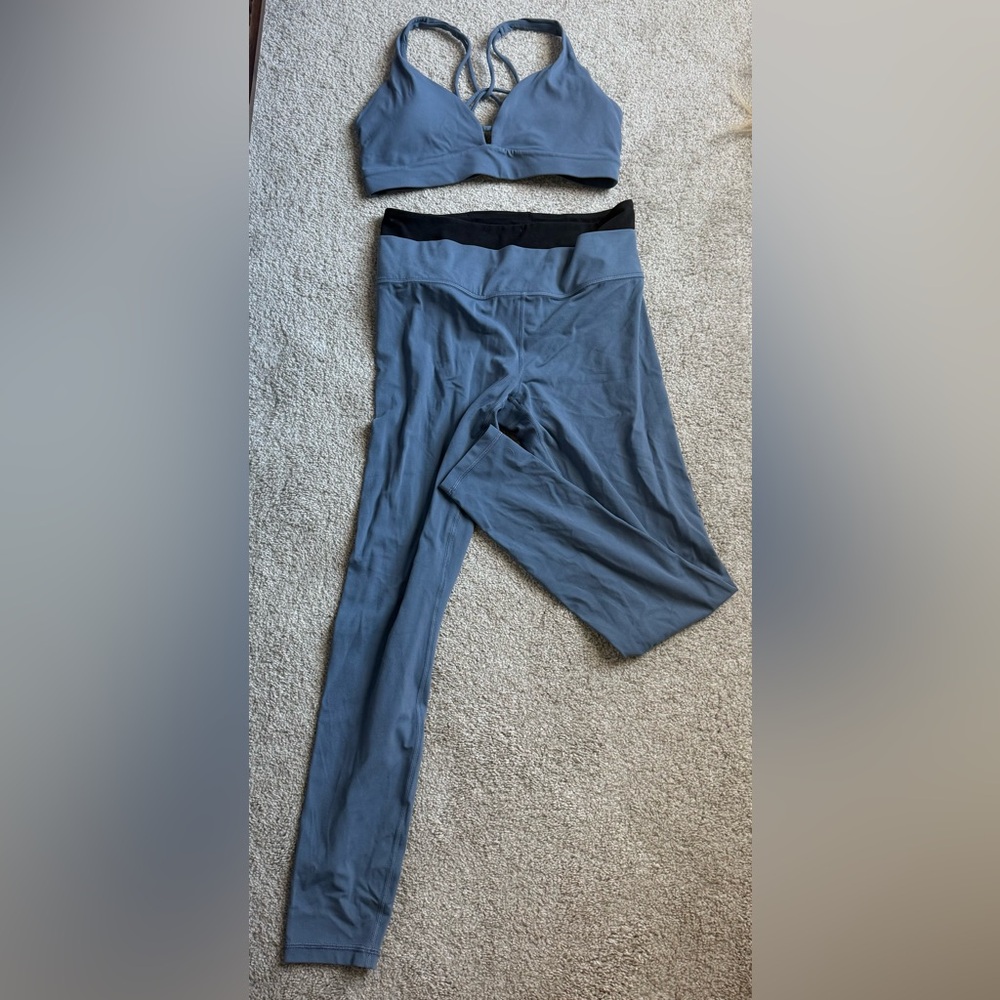 Athleta Women’s Matching Workout Set. Size medium